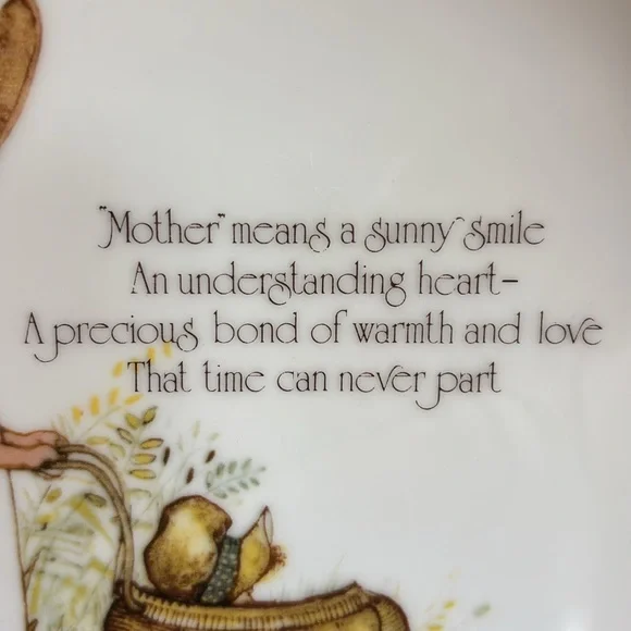 Holly Hobbie Mother’s Day Plate - Picture 3 of 8